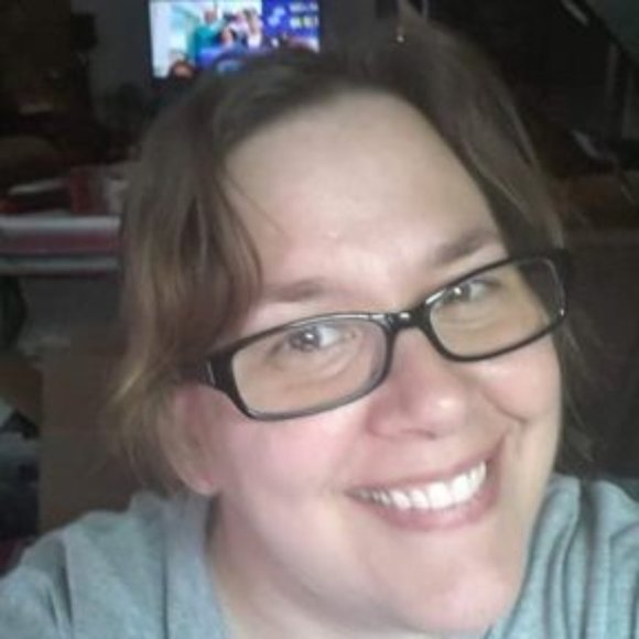 Meet your Posher, Michelle - Picture 2 of 5